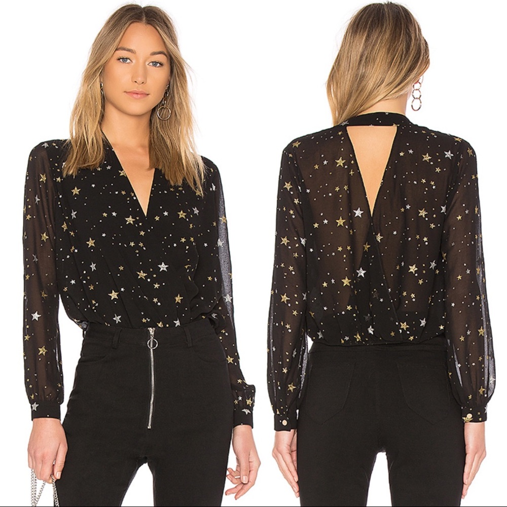 NWT Lovers + Friends Whisper Black Star Top - Picture 1 of 4